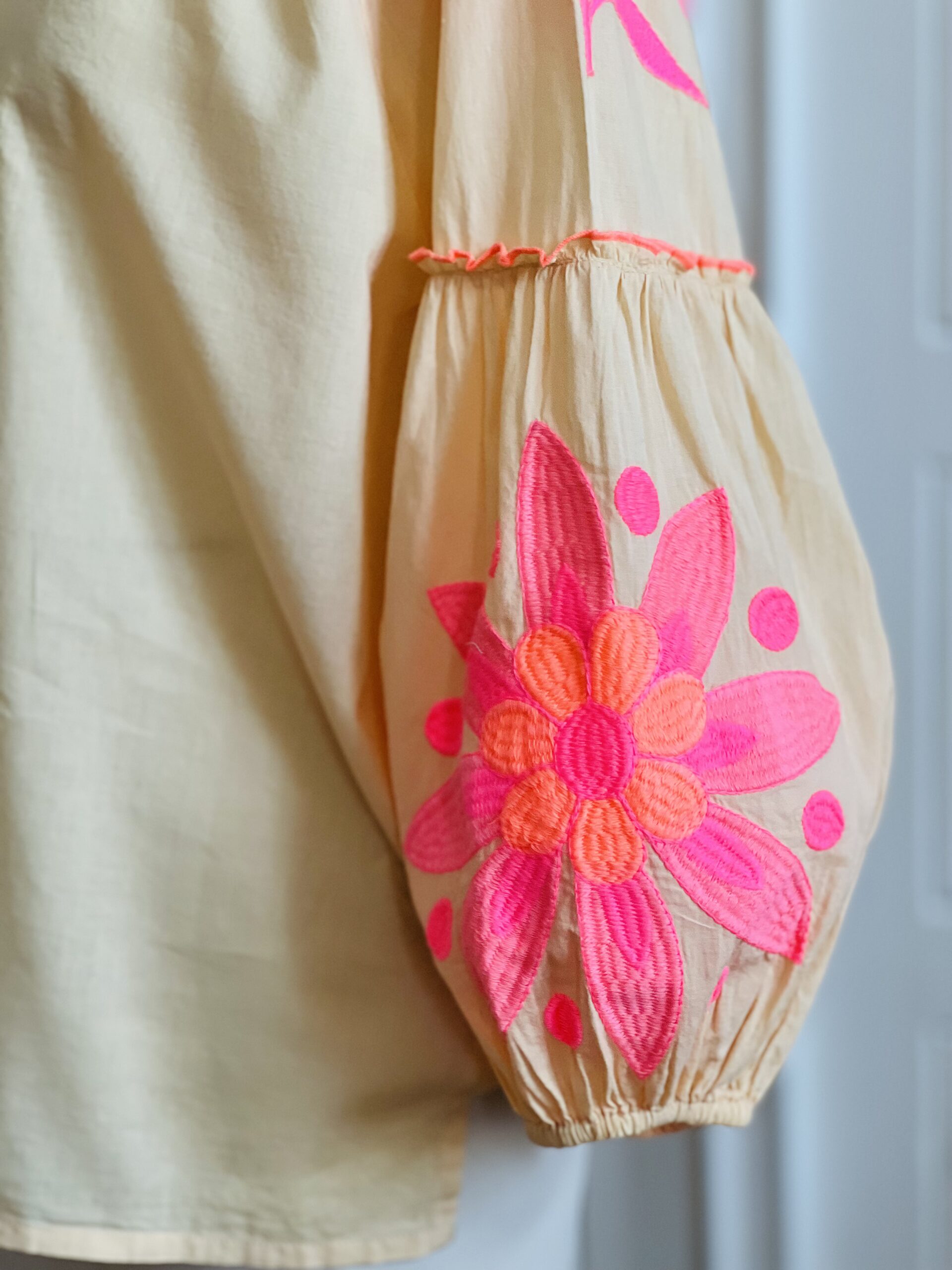 Yellow Gerbera Sommerbluse – Bild 4